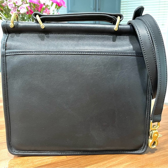 Vintage COACH Willis Bag, Black No. 9927 - Picture 7 of 16
